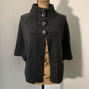 Tiara Cape in Gray Size Medium